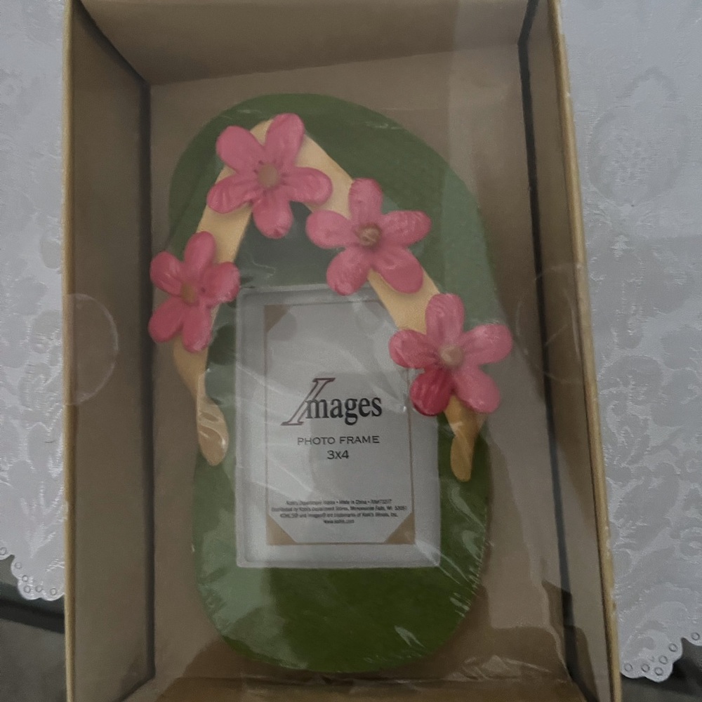 New In Box Flip Flop Photo Frame